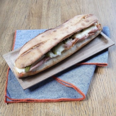 Sandwich chaud jambon cru raclette 